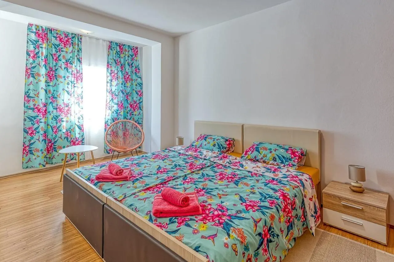 Apartment Gaby With Balcony Porec